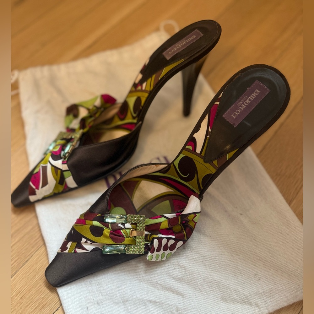 Emilio Pucci Vibrant Patterned Mule Heels - size 38